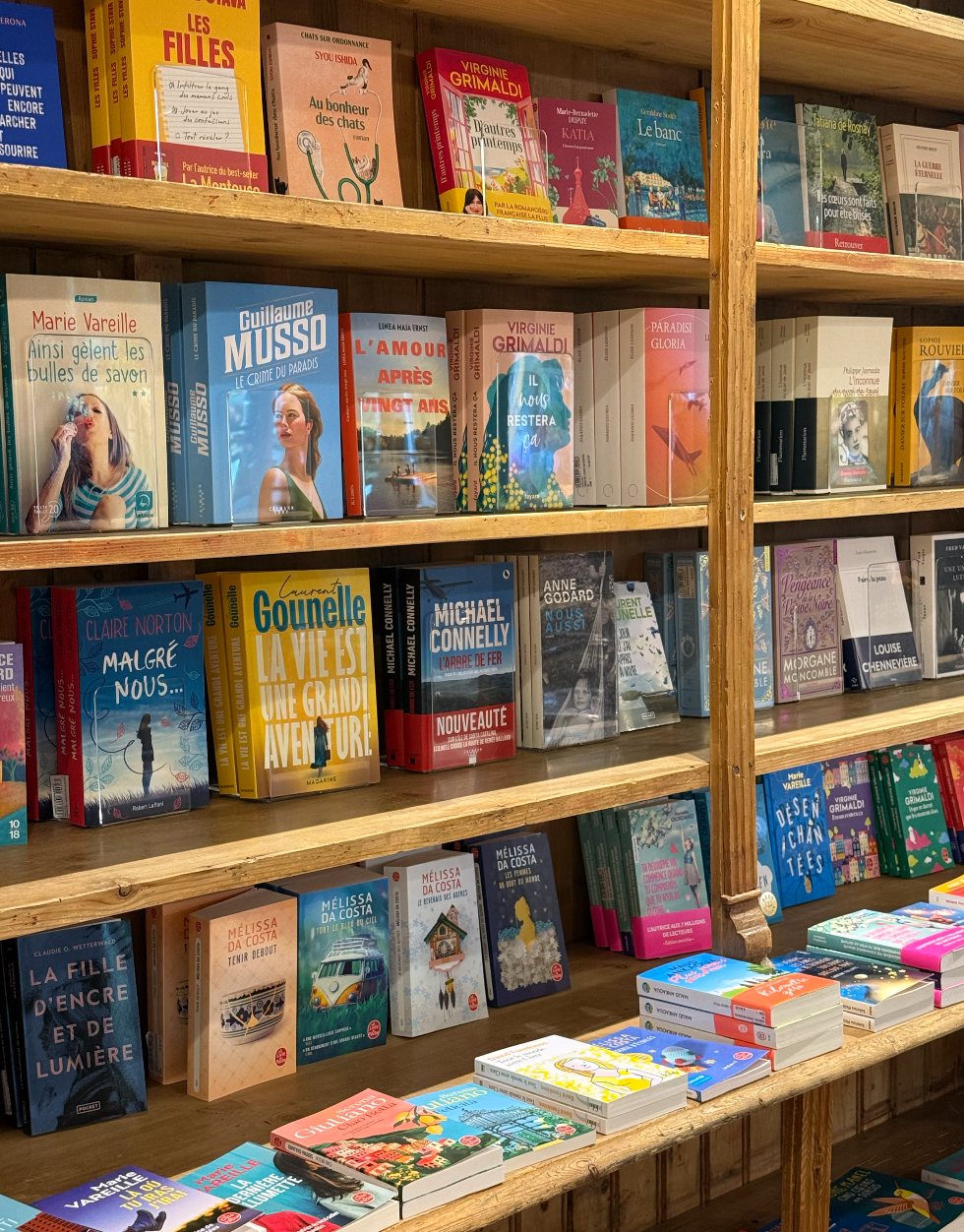 Les rayons de la Librairie du Passage